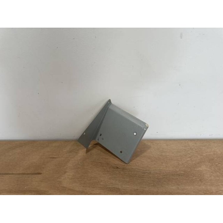 THROTTLE QUADRANT MIP COVER PANEL RH P/N: 232A1652-27 S/N: SI2435003