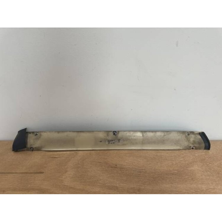 UNDERLINING CTR P/N: 233A8301-9 S/N: SI2428001