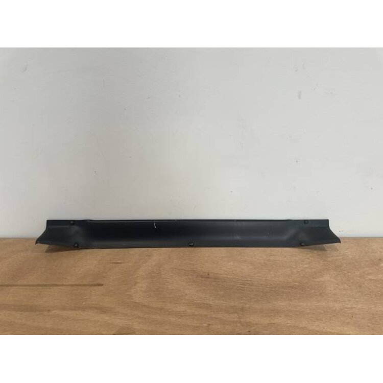 UNDERLINING CTR P/N: 233A8301-9 S/N: SI2428002