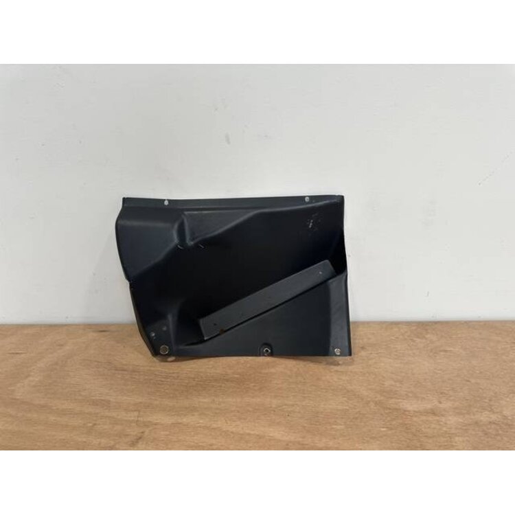 UNDERLINING RH P/N: 233A8301-2 S/N: SI2429002