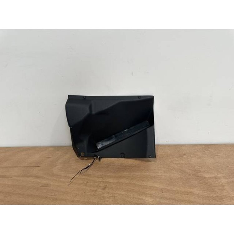 UNDERLINING RH P/N: 233A8301-2 S/N: SI2429003