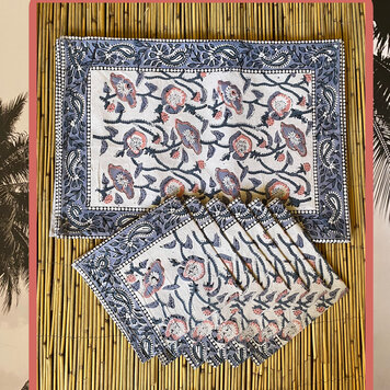 Pink blue placemat set with napkins