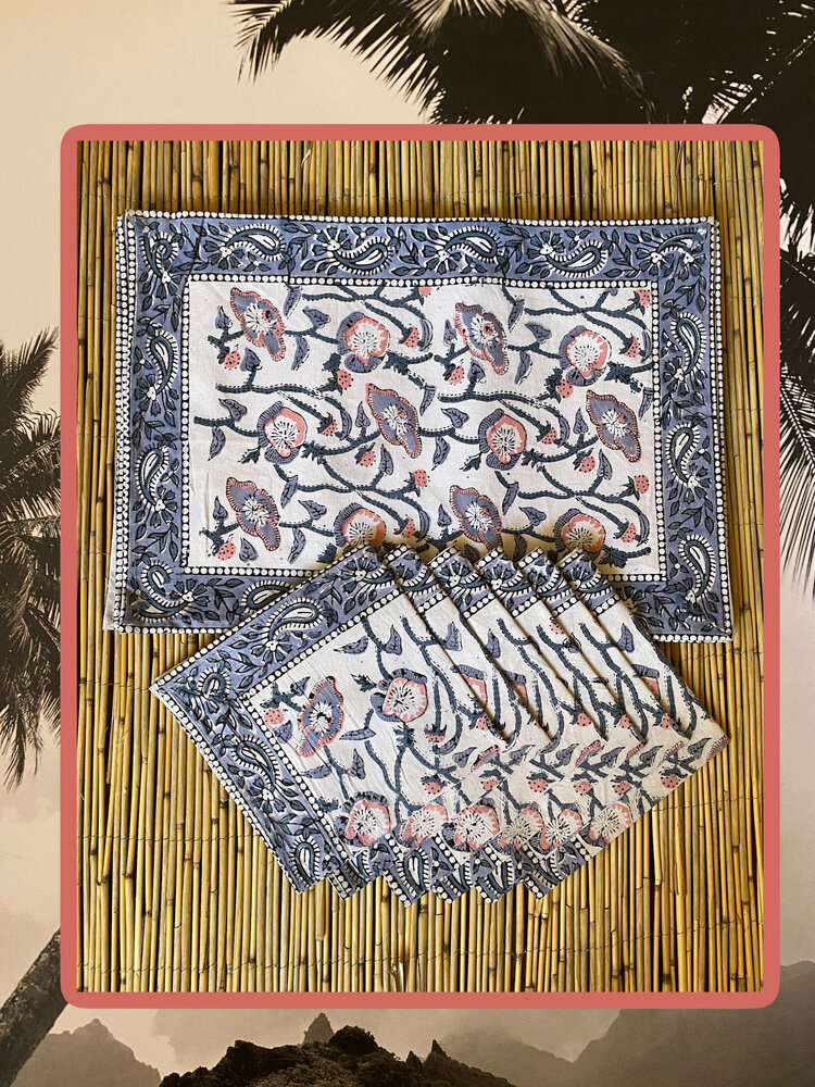 Pink blue placemat set with napkins