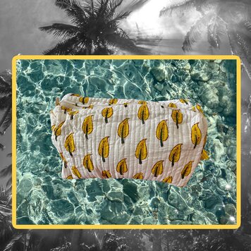 Floral toiletry bag yellow white Floral toiletry bag yellow white
