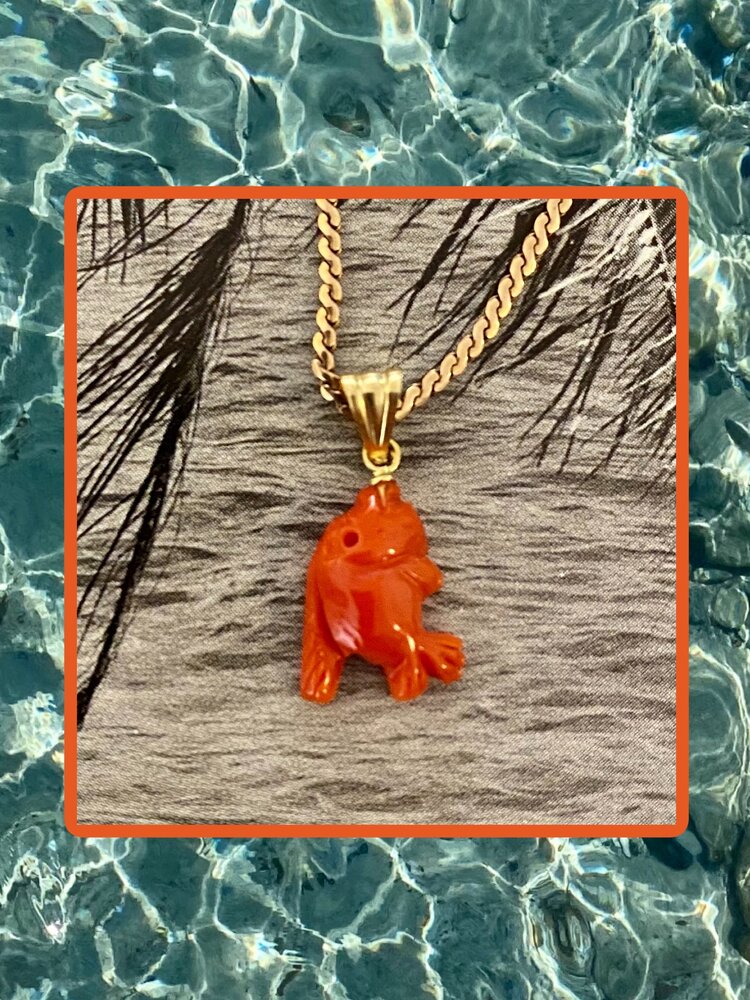 Coral fish charm 18 crt setting
