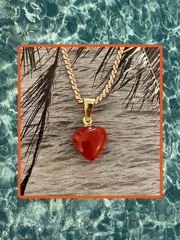 Coral bubble heart small 18 crt gold setting