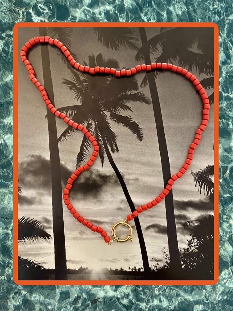 Coral necklace big lock 14 crt