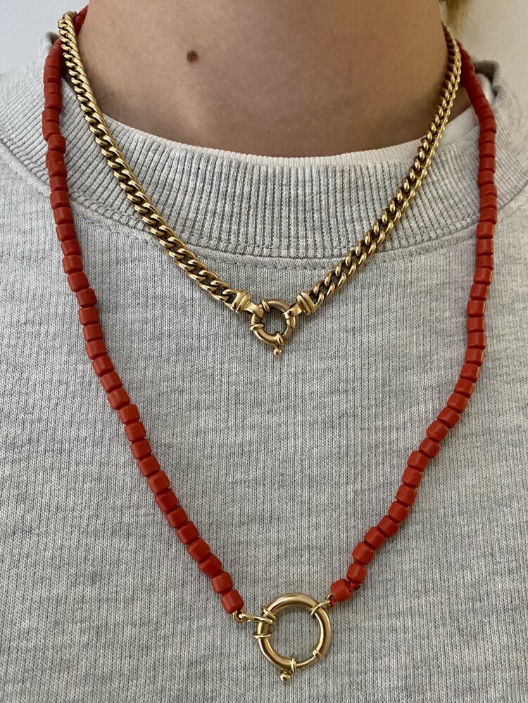 Coral necklace big lock 14 crt