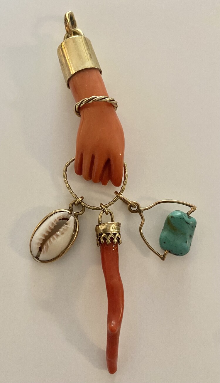 Large Figa holding protection