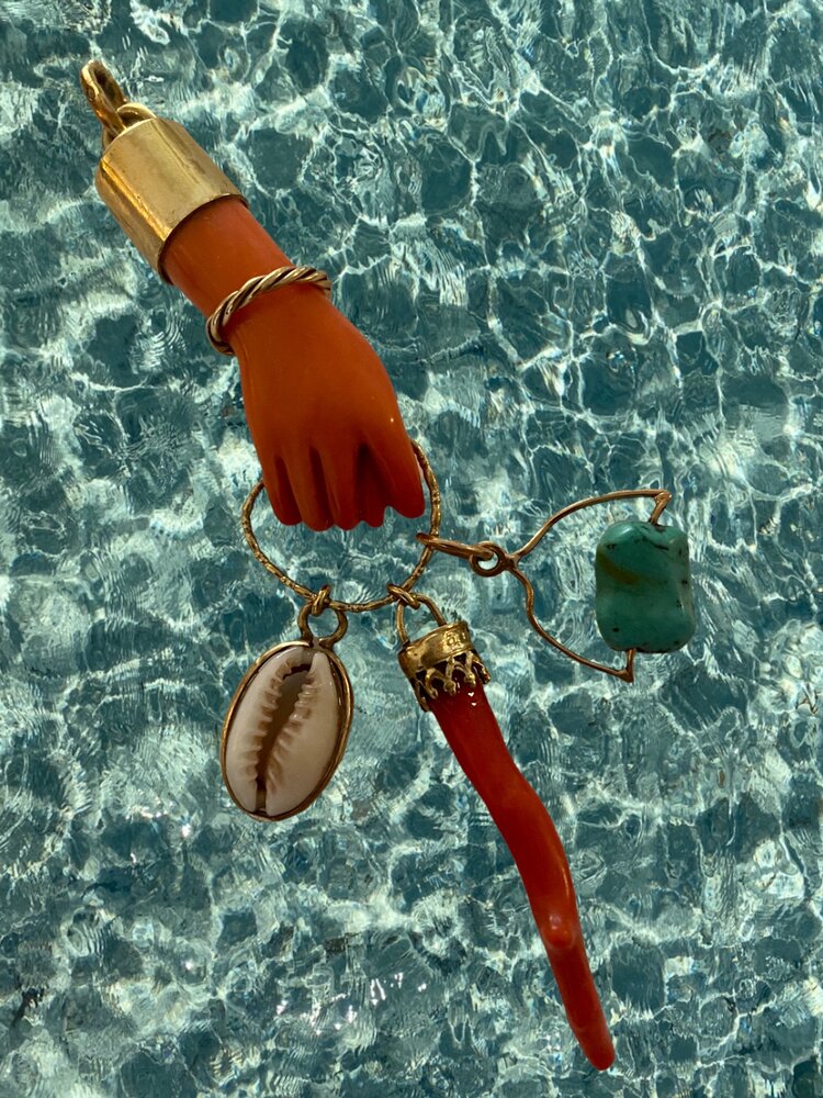 Large Figa holding protection