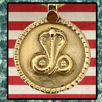 Large Cobra protection amulet 14 crt