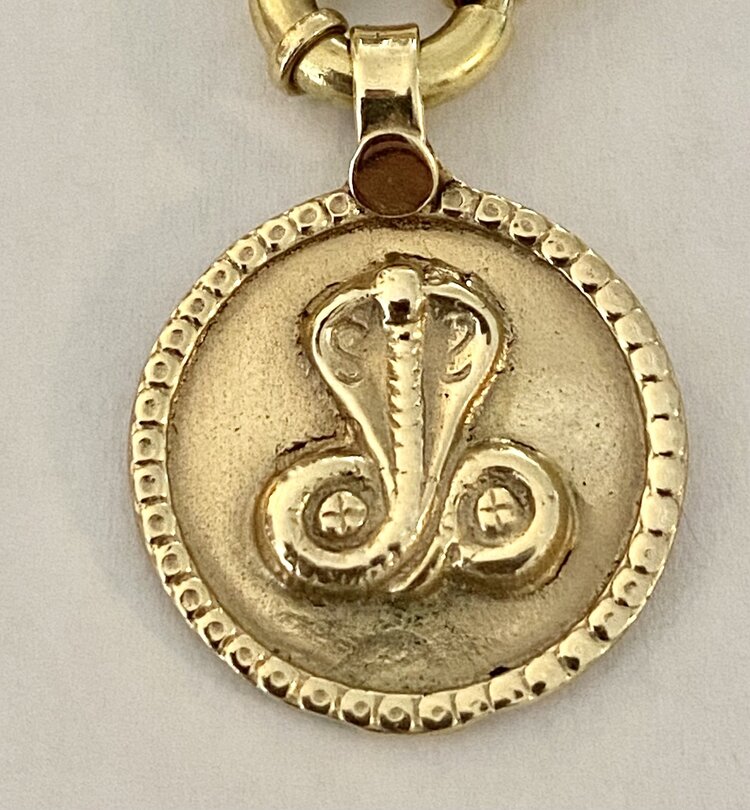 Large Cobra protection amulet 14 crt