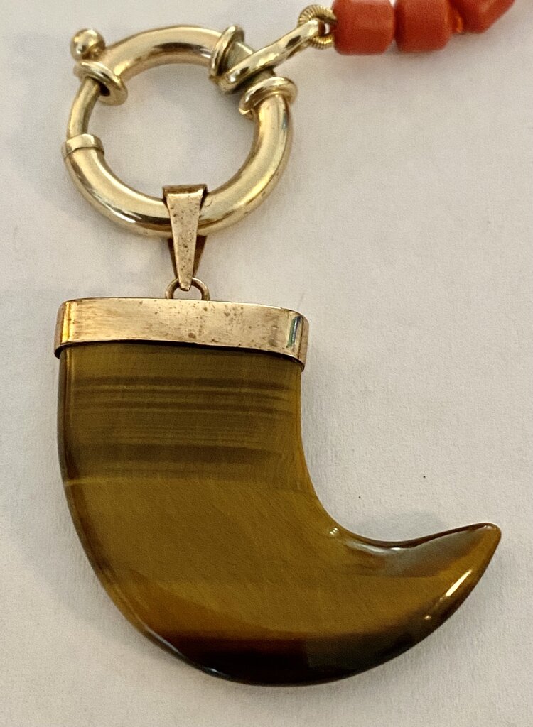 Tijgersteen faux tijgernagel in 14 crt setting