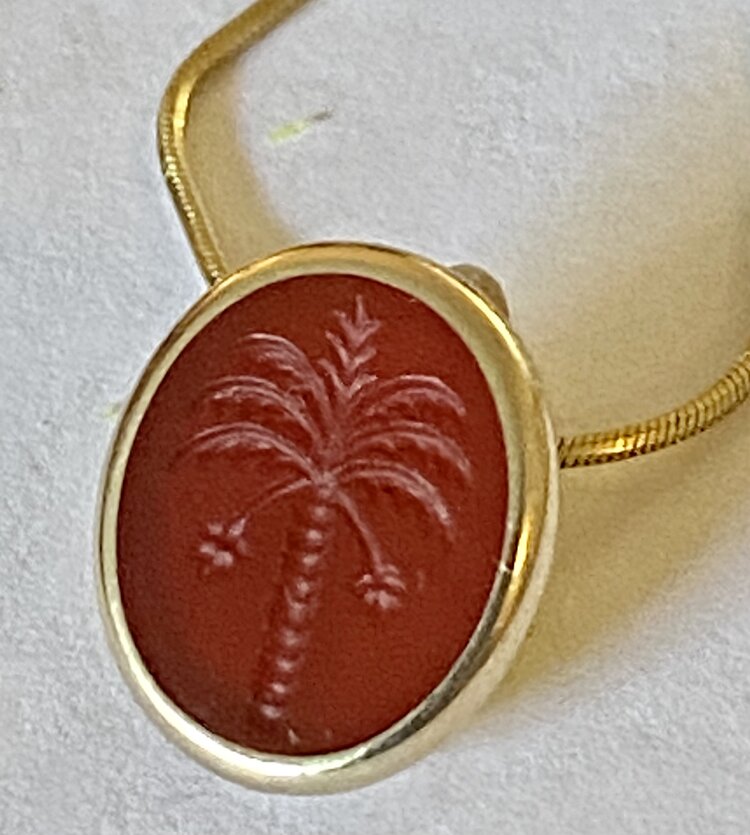 Carnelian palm signet slide charm 14 crt