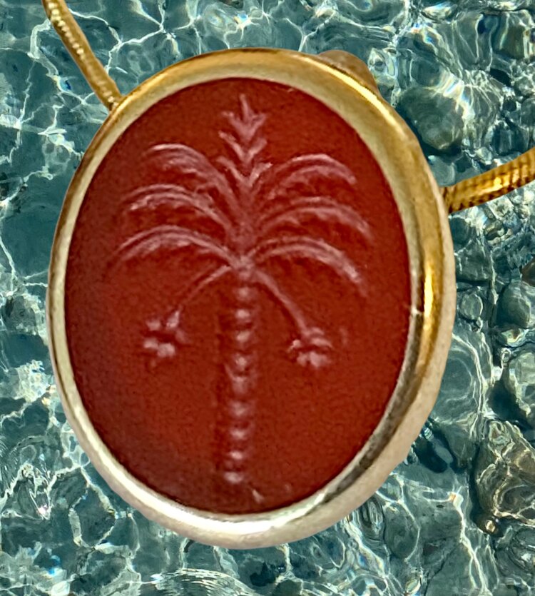 Carnelian palm signet slide charm 14 crt