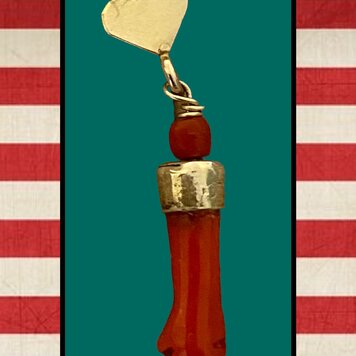 Coral Figa heart stud earring 14 crt