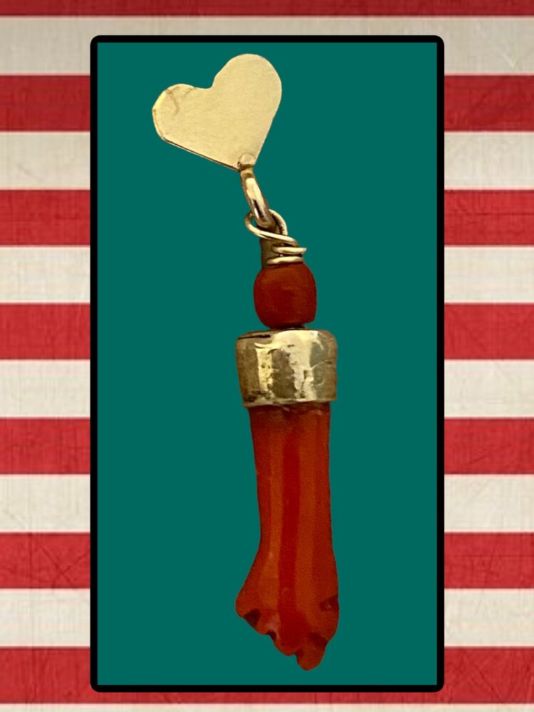 Coral Figa heart stud earring 14 crt