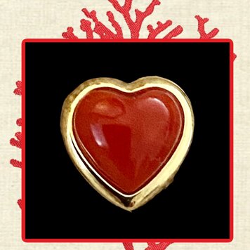 Coral heart stud 18crt