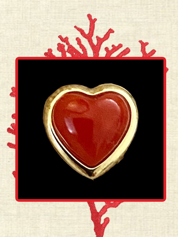 Coral heart stud 18crt