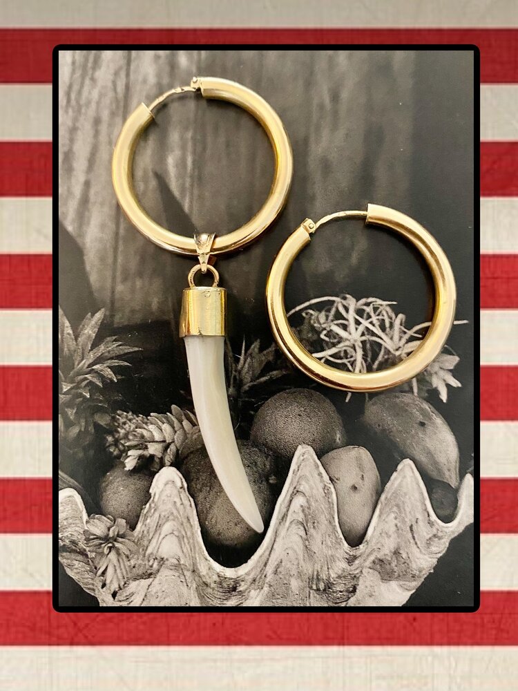 Large hoops with dangle mother of pearl tooth 14 crt