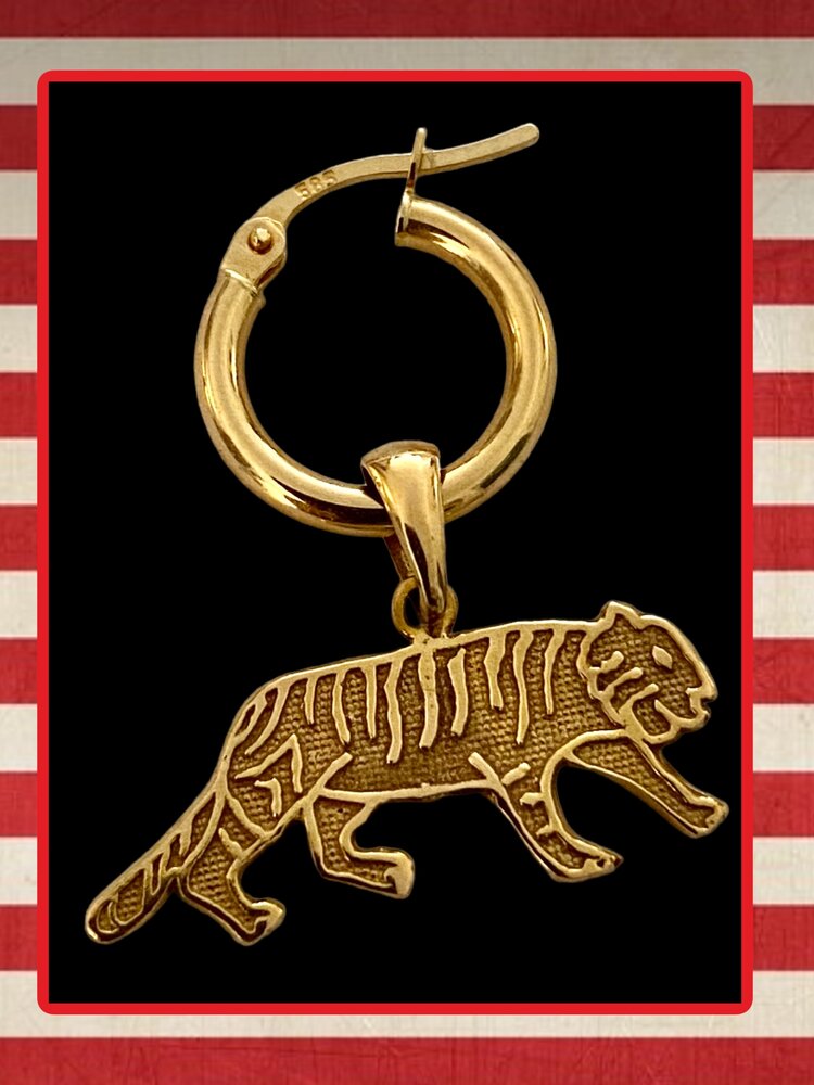 Tiger charm hoop 14 crt