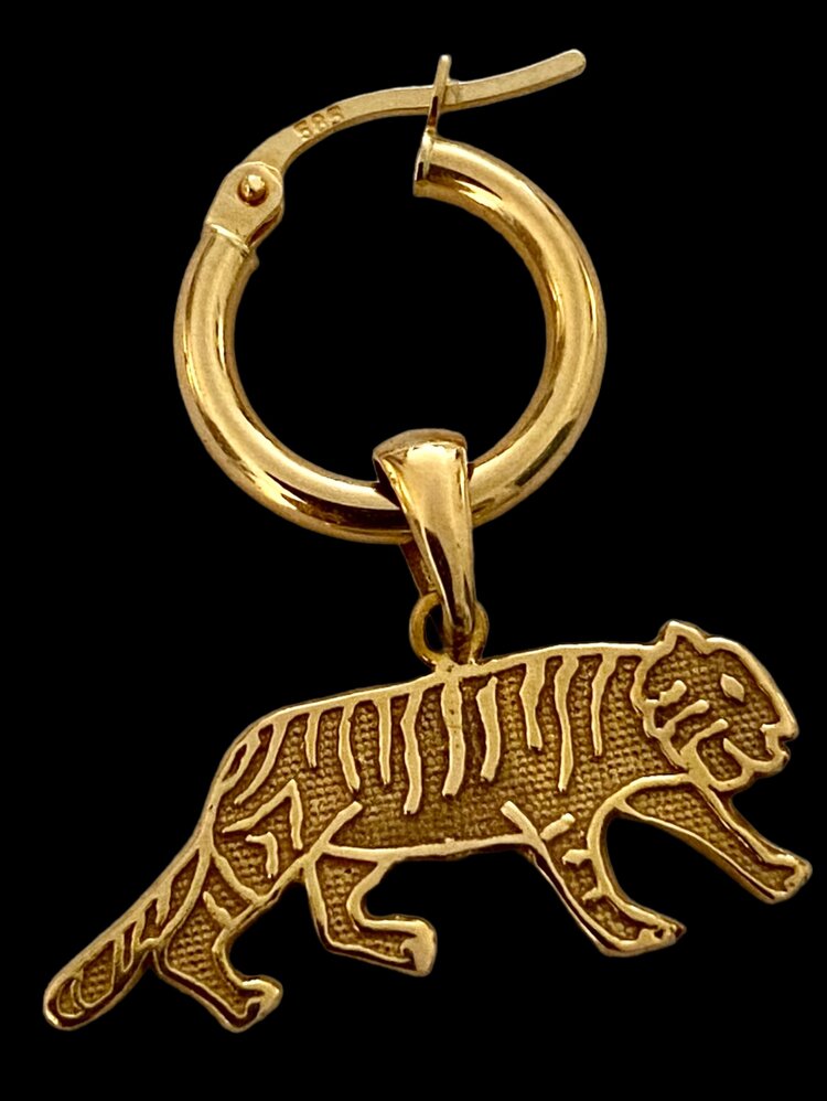 Tiger charm hoop 14 crt