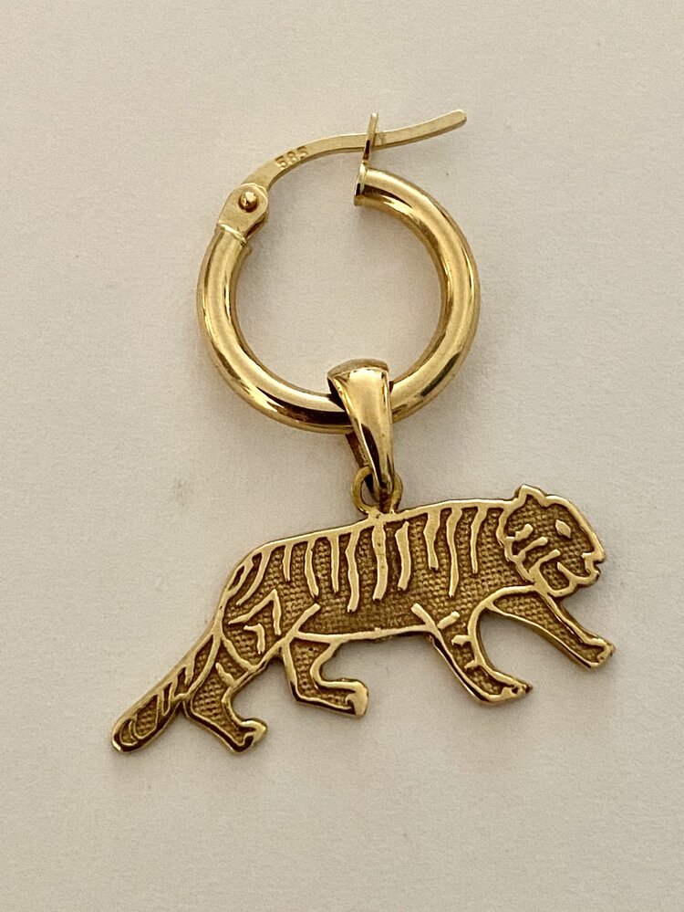 Tiger charm hoop 14 crt