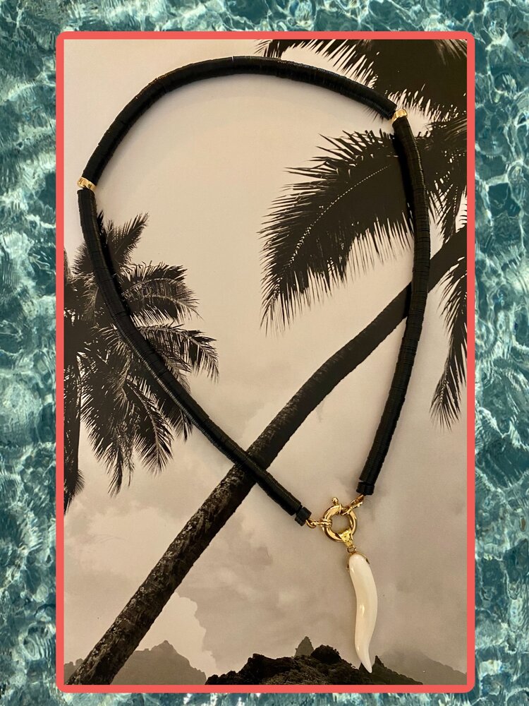 Black coconut disc necklace white coral 14 crt