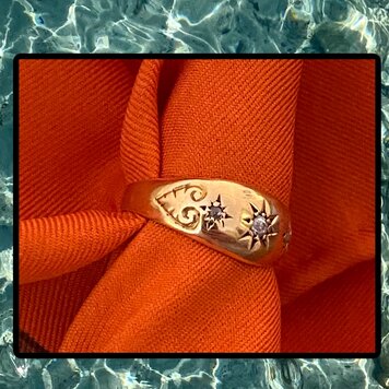 Ring  3 diamond heart encarving