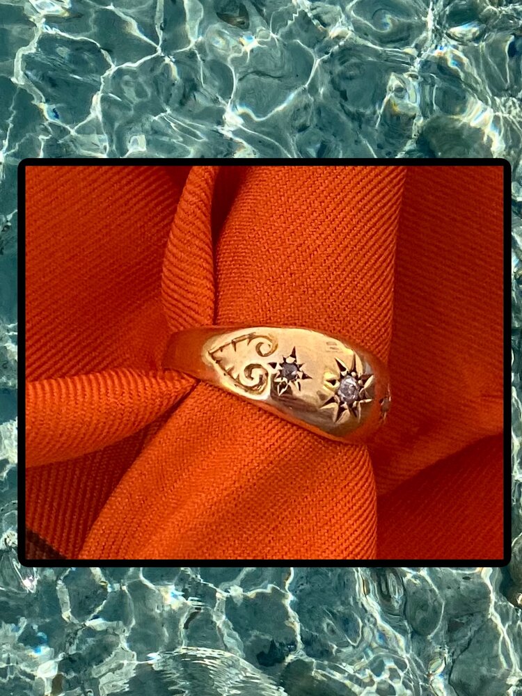 Ring 3  diamond heart encarving