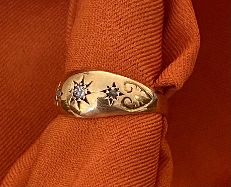 Ring 3  diamond heart encarving