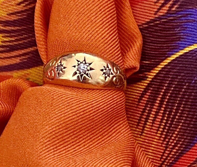 Ring 3  diamond heart encarving