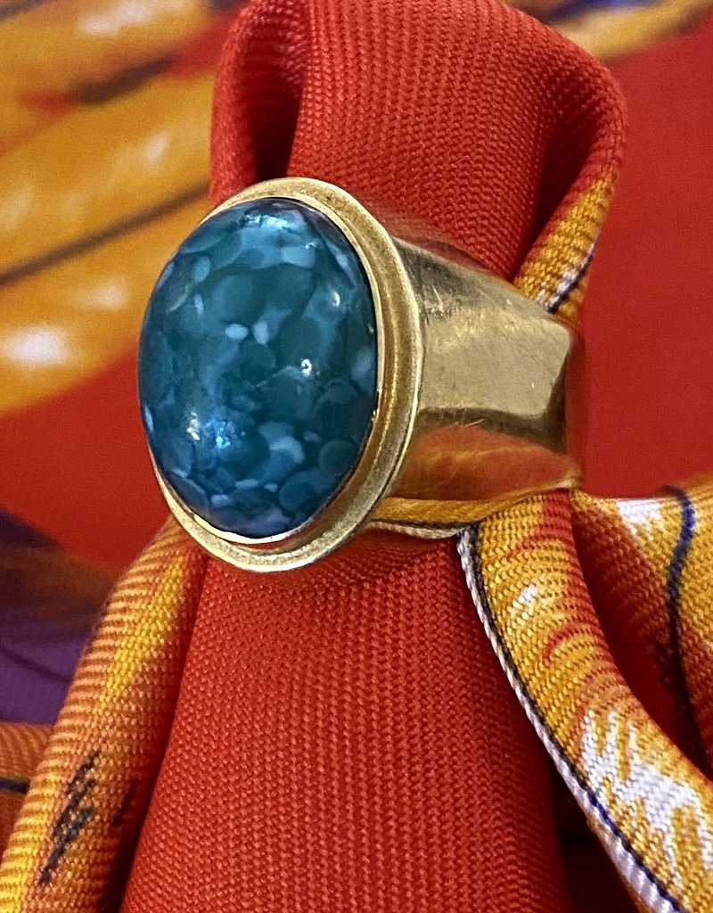 Chrysoprase stone ring in a 14 crt gold setting