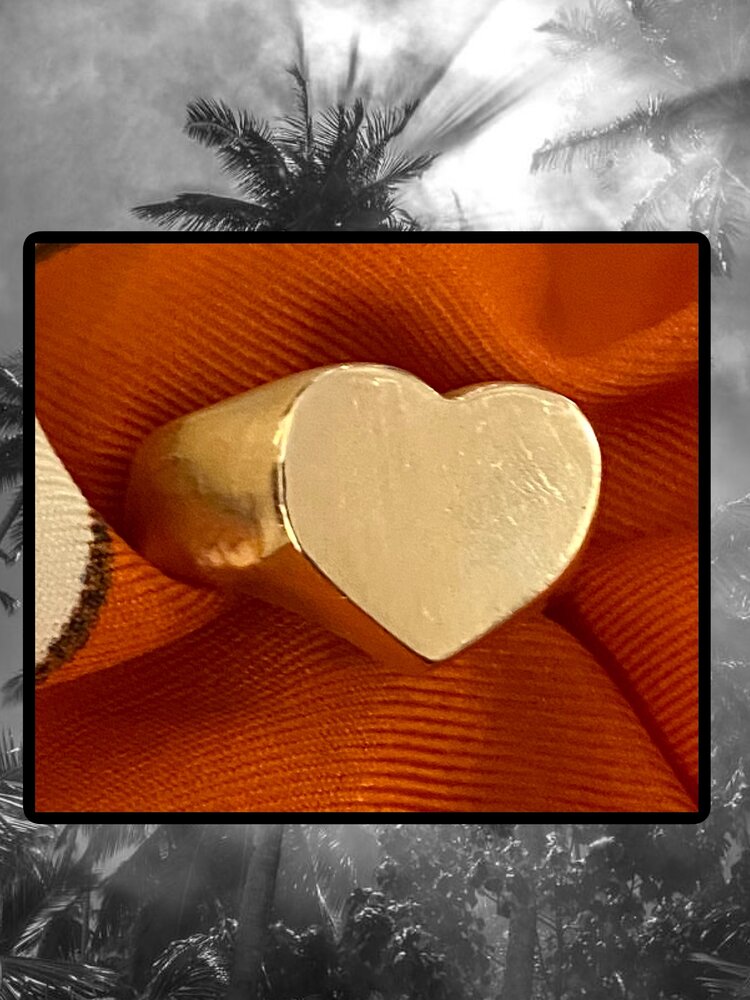 Chunky heart signet ring