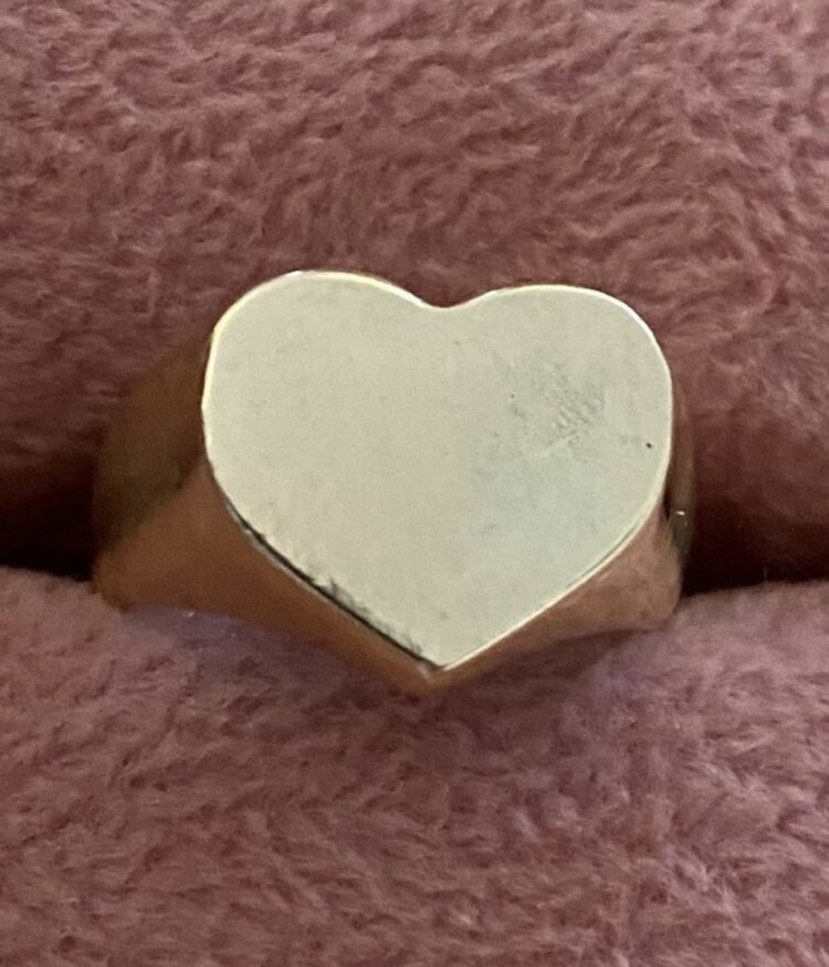 Chunky heart signet ring