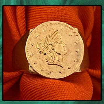 Liberty square coin ring massive 14 crt