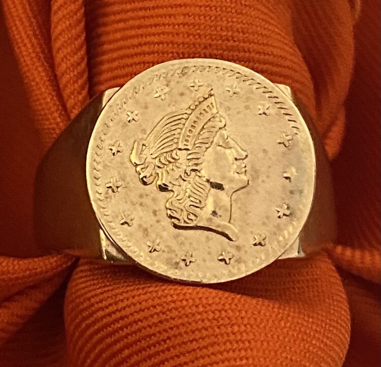 Liberty square coin ring massive 14 crt