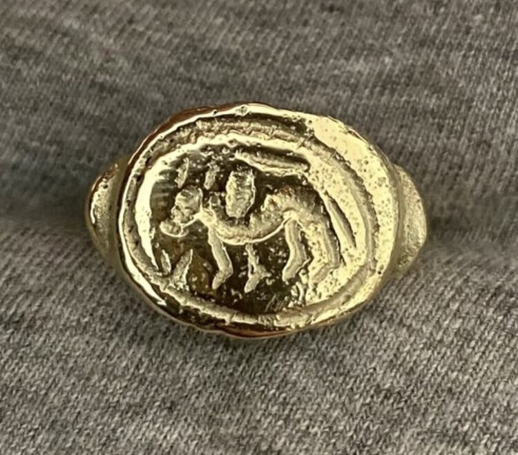 Old round Assyrian inspired Ox ring