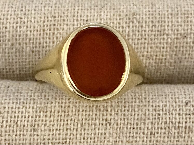 Carnelian signet ring massive 14 crt