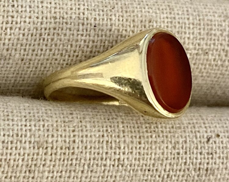 Carnelian signet ring massive 14 crt