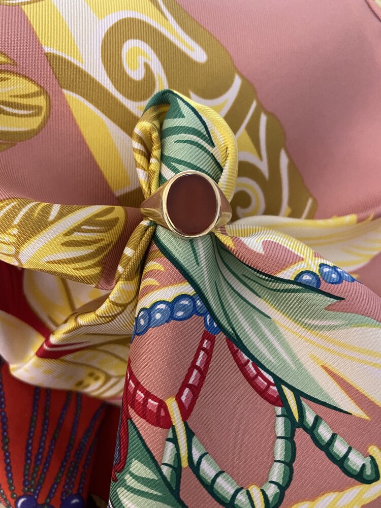 Carnelian signet ring massive 14 crt