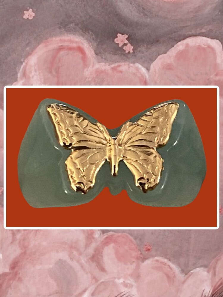 Jade butterfly ring 14 crt gold inlay