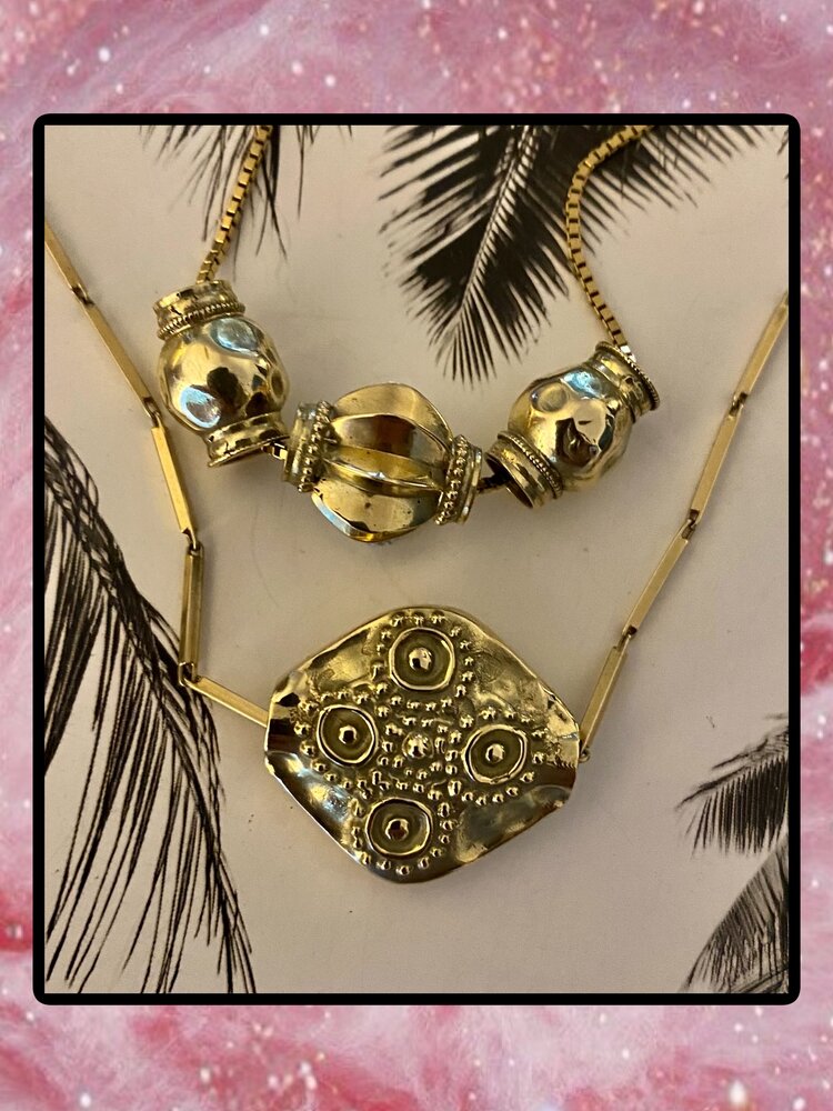 Heavy square indian chunky motif charm massive 14 crt gold