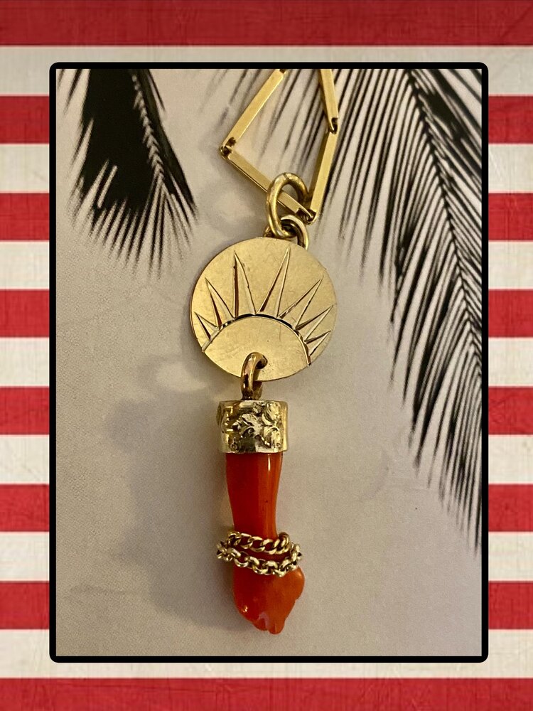 Sunburst dangle Figa charm coral 14 crt gold