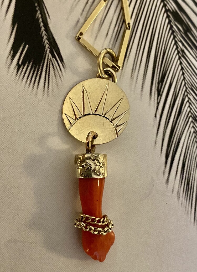 Sunburst dangle Figa charm coral 14 crt gold