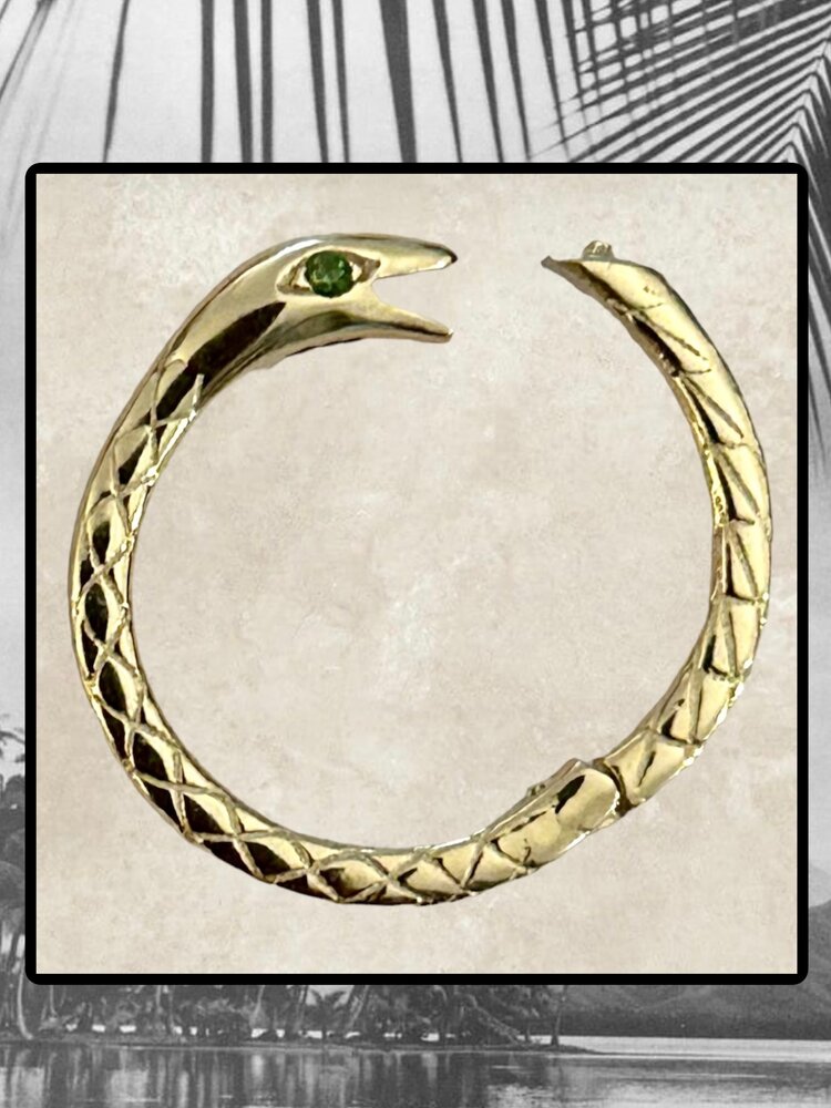 Snake connector emerald eye 14 crt