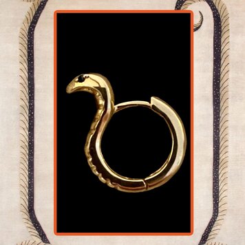 Snake cobra huggies 14 crt gold black diamond eyes