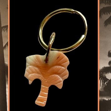 Pink shell palm charm 14 crt bail