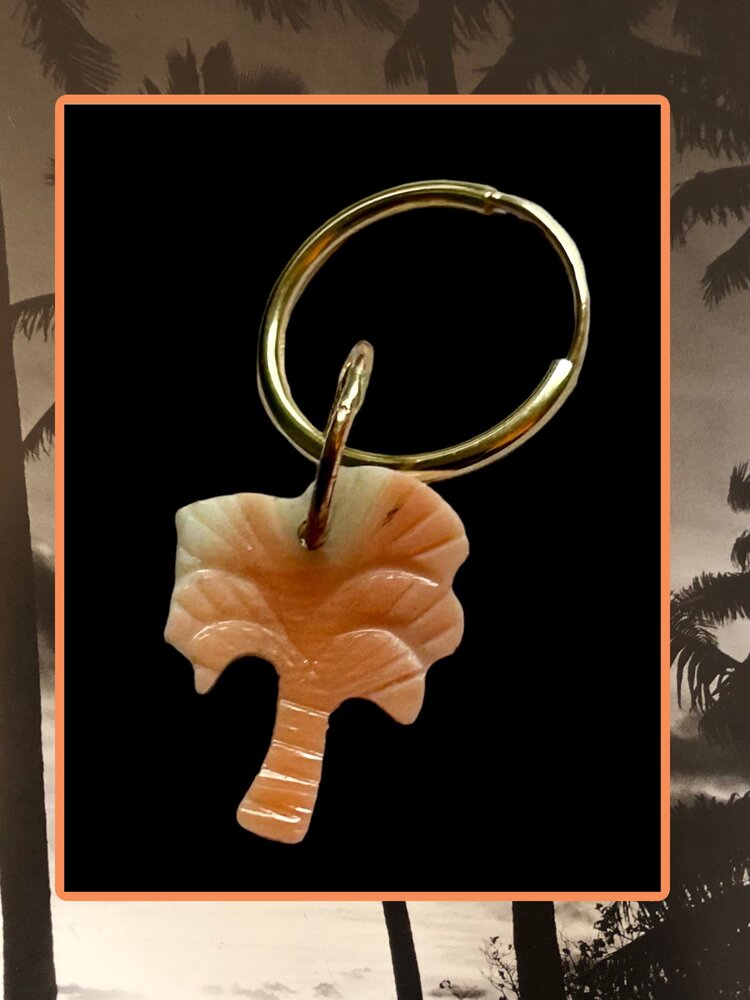 Pink shell palm charm 14 crt bail