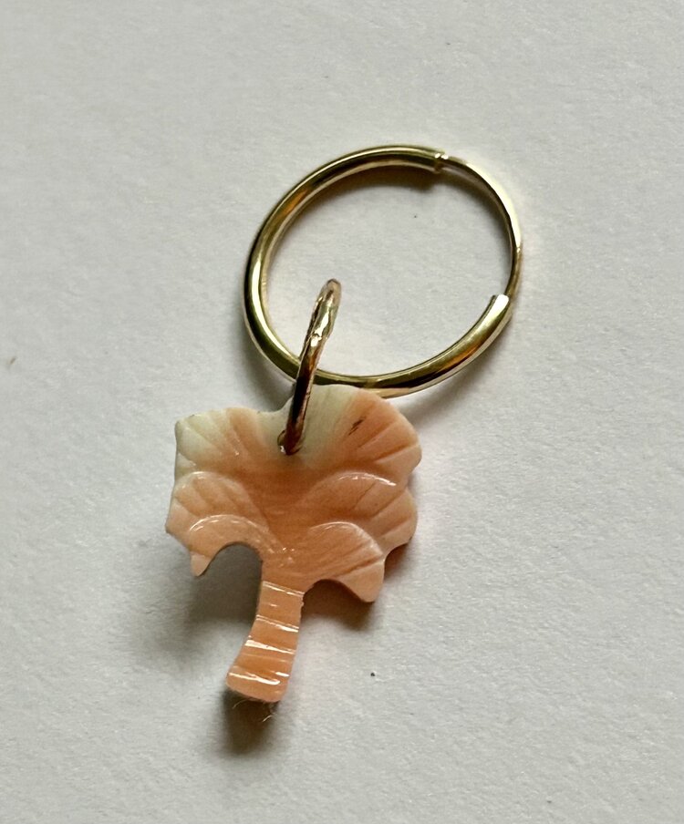 Pink shell palm charm 14 crt bail